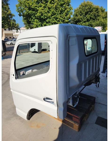 Mitsubishi Fuso RHD - S euro 6 - Cabine et intérieur pour Camion: photos 4 Mitsubishi Fuso RHD - S euro 6 - Cabine et intérieur pour Camion: photos 4