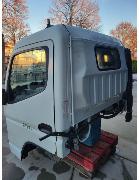 Mitsubishi Fuso "S" Fuso - Cabine et intérieur pour Camion: photos 5 Mitsubishi Fuso "S" Fuso - Cabine et intérieur pour Camion: photos 5