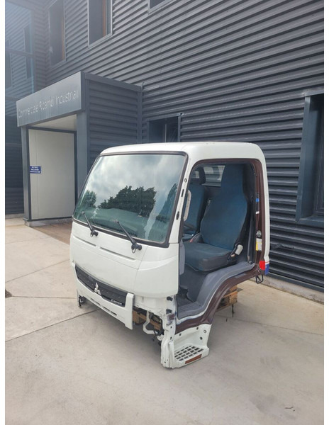 Mitsubishi Fuso S TYPE - NARROW - Cabine et intérieur pour Camion: photos 2 Mitsubishi Fuso S TYPE - NARROW - Cabine et intérieur pour Camion: photos 2