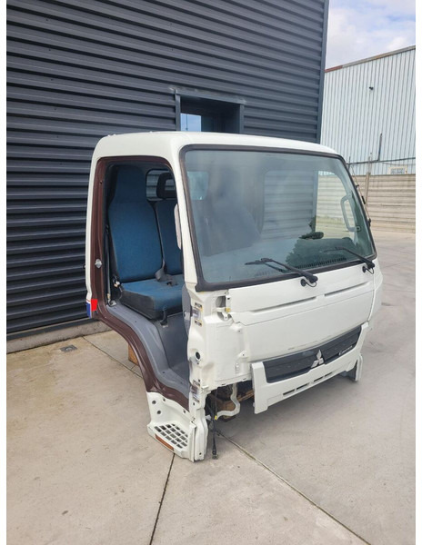 Mitsubishi Fuso S TYPE - NARROW - Cabine et intérieur pour Camion: photos 4 Mitsubishi Fuso S TYPE - NARROW - Cabine et intérieur pour Camion: photos 4