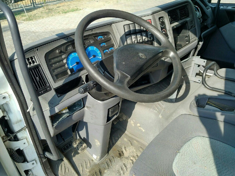 Cabine et intérieur pour Camion Renault MIDLUM Euro 5: photos 7