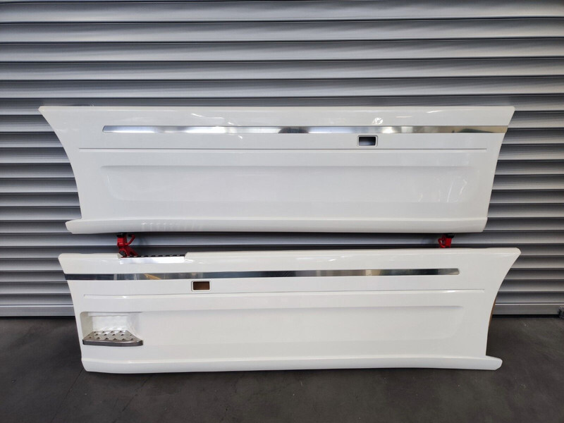 Scania FAIRINGS / CARENE wb 3700 mm - Aérodynamique/ Spoilers pour Camion: photos 1 Scania FAIRINGS / CARENE wb 3700 mm - Aérodynamique/ Spoilers pour Camion: photos 1