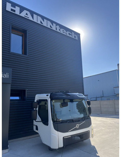 Volvo Day Cab - Cabine et intérieur pour Camion: photos 5 Volvo Day Cab - Cabine et intérieur pour Camion: photos 5