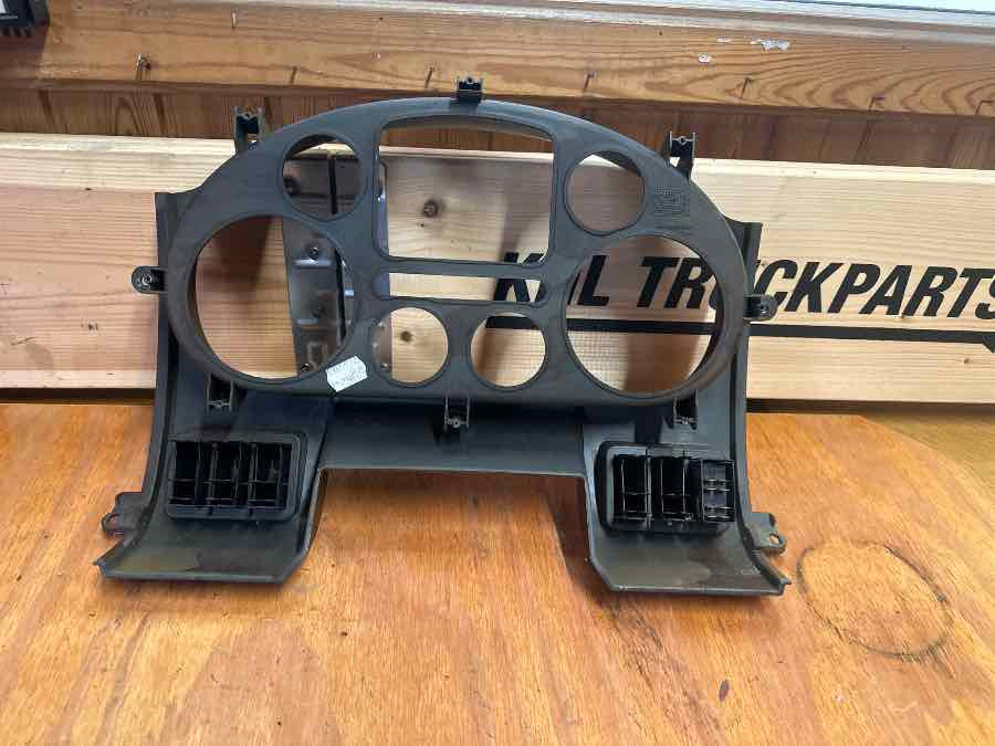 DAF ICL CABINET PANEL 1352594 - Cabine et intérieur pour Camion: photos 2 DAF ICL CABINET PANEL 1352594 - Cabine et intérieur pour Camion: photos 2