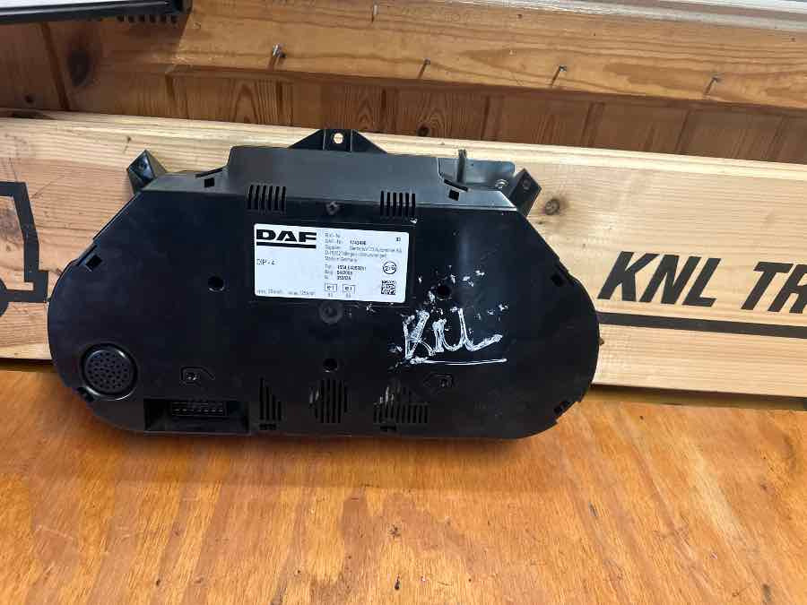 DAF INSTRUMENT ICL 1743496 - Cabine et intérieur pour Camion: photos 2 DAF INSTRUMENT ICL 1743496 - Cabine et intérieur pour Camion: photos 2