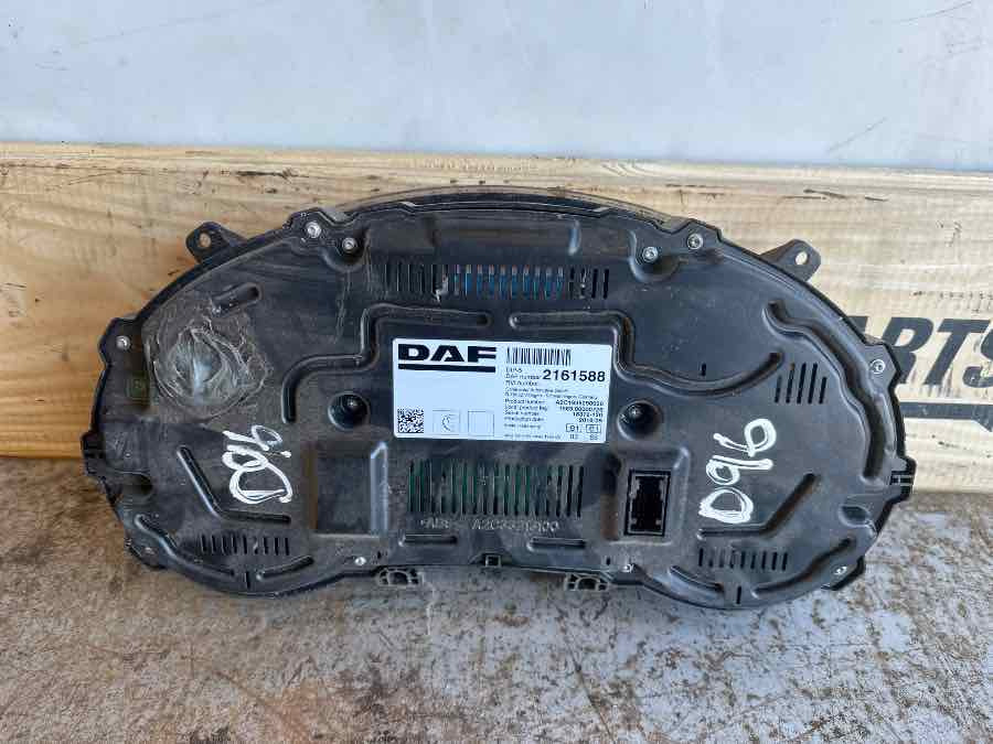 DAF INSTRUMENT PANEL 2161588 - Cabine et intérieur pour Camion: photos 3 DAF INSTRUMENT PANEL 2161588 - Cabine et intérieur pour Camion: photos 3