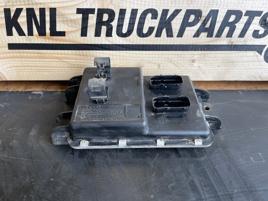 IVECO ECU CONTROL UNIT 504280977 - Système électrique pour Camion: photos 1 IVECO ECU CONTROL UNIT 504280977 - Système électrique pour Camion: photos 1