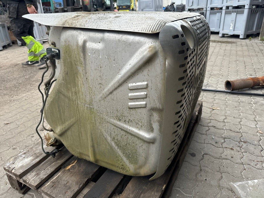 IVECO EXHAUST 5801429216 - Catalyseur pour Camion: photos 2 IVECO EXHAUST 5801429216 - Catalyseur pour Camion: photos 2