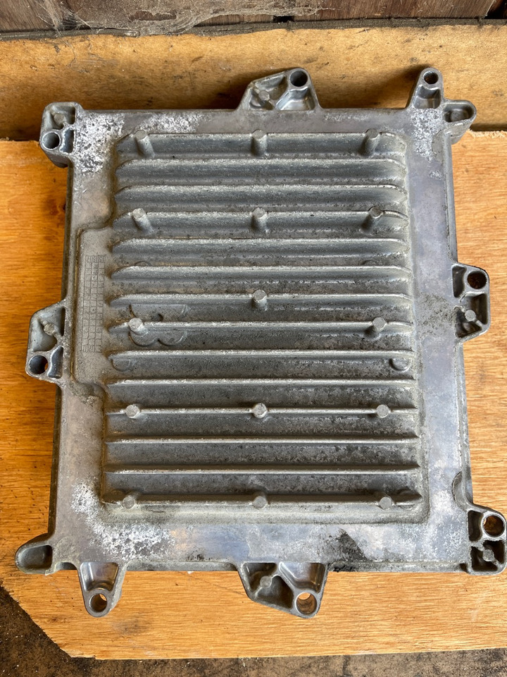 MAN ENGINE ECU 51.25804-7674 - Bloc de gestion pour Camion: photos 2 MAN ENGINE ECU 51.25804-7674 - Bloc de gestion pour Camion: photos 2