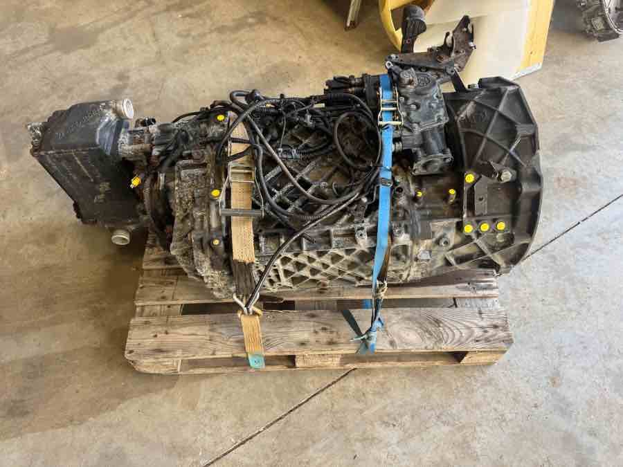 MAN GEARBOX 16S2221 TD RETRADER // 81.32004-6017 - Boîte de vitesse pour Camion: photos 1 MAN GEARBOX 16S2221 TD RETRADER // 81.32004-6017 - Boîte de vitesse pour Camion: photos 1