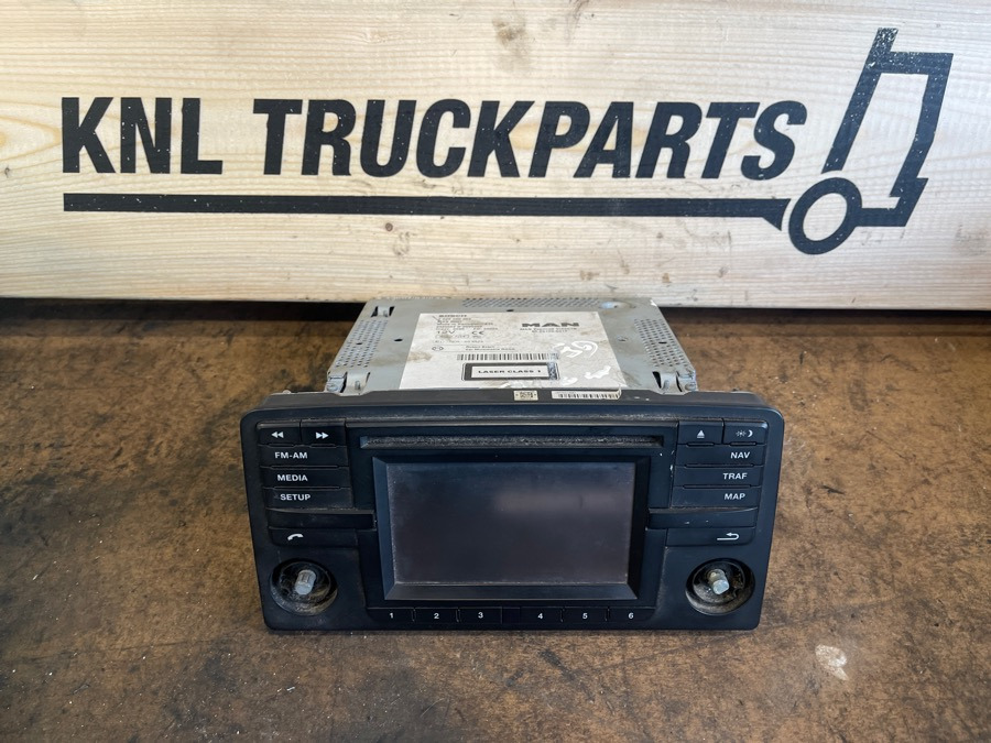 MAN RADIO / NAVI 81.28100-6017 - Cabine et intérieur pour Camion: photos 1 MAN RADIO / NAVI 81.28100-6017 - Cabine et intérieur pour Camion: photos 1