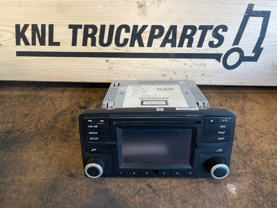 MAN RADIO / NAVI 81.28100-6027 - Cabine et intérieur pour Camion: photos 1 MAN RADIO / NAVI 81.28100-6027 - Cabine et intérieur pour Camion: photos 1