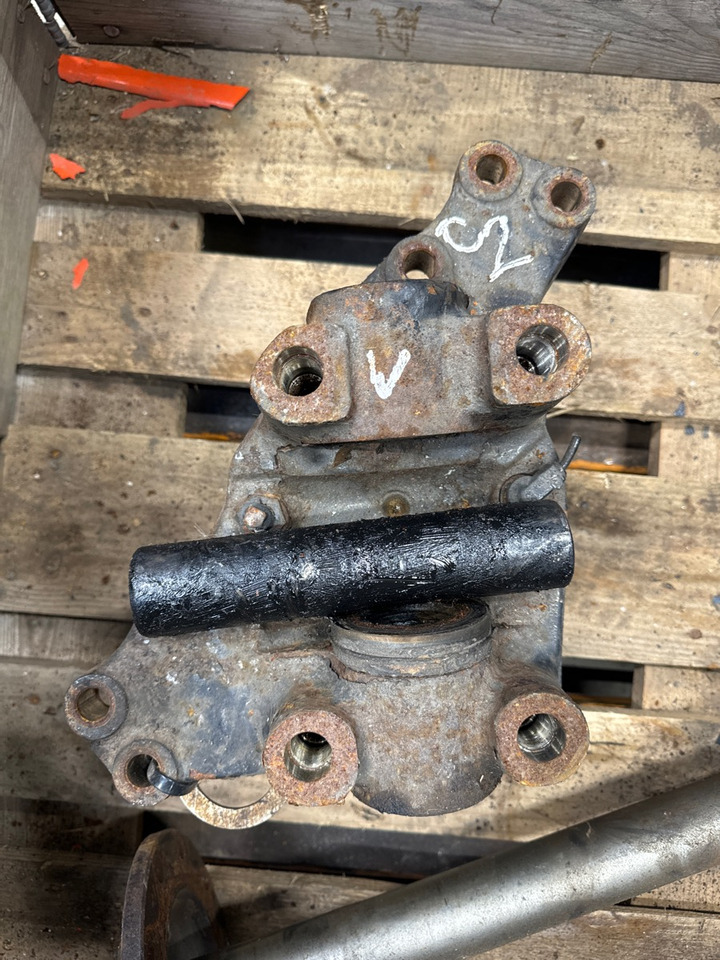 MAN STEERING KNUCKLE LEFT 81.44201-6283 - Commande de gouvernail pour Camion: photos 2 MAN STEERING KNUCKLE LEFT 81.44201-6283 - Commande de gouvernail pour Camion: photos 2