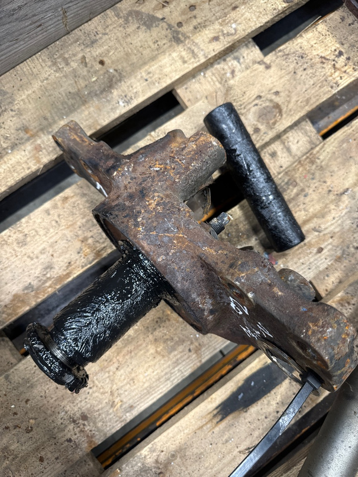 MAN STEERING KNUCKLE LEFT 81.44201-6283 - Commande de gouvernail pour Camion: photos 1 MAN STEERING KNUCKLE LEFT 81.44201-6283 - Commande de gouvernail pour Camion: photos 1