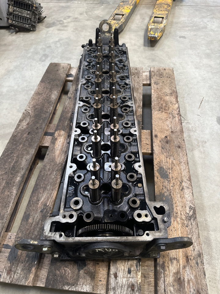 MERCEDES CYLINDERHEAD A4710102720 - Culasse pour Camion: photos 1 MERCEDES CYLINDERHEAD A4710102720 - Culasse pour Camion: photos 1