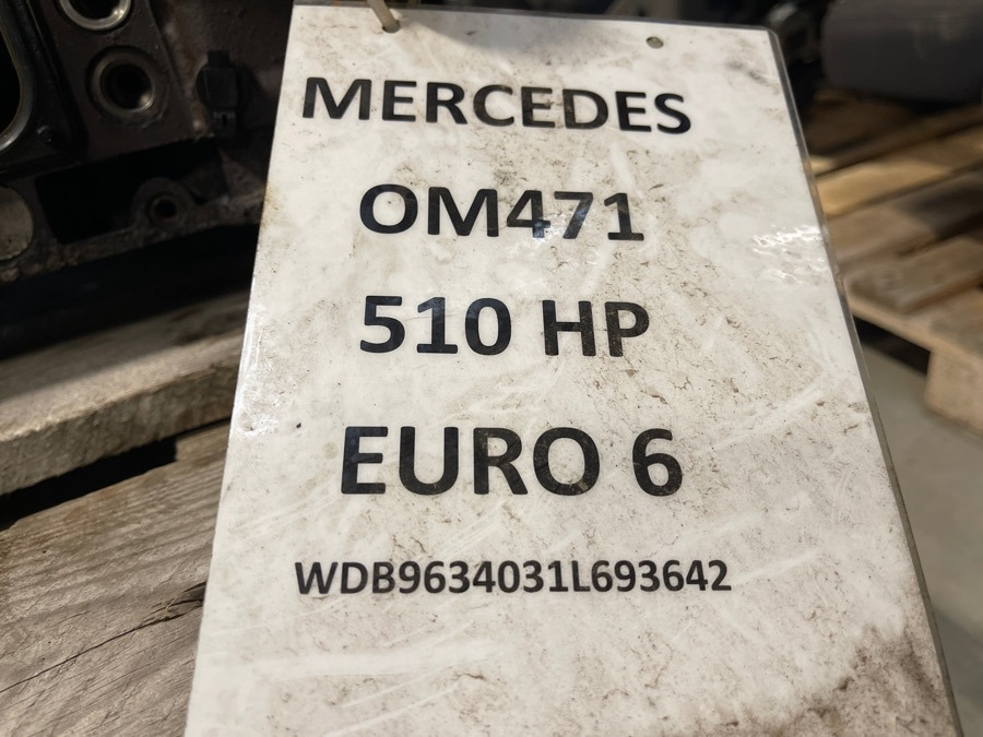 MERCEDES CYLINDERHEAD A4710104220 - Culasse pour Camion: photos 2 MERCEDES CYLINDERHEAD A4710104220 - Culasse pour Camion: photos 2