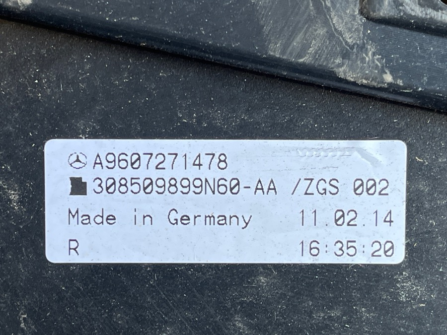 MERCEDES DOOR PANEL A9607271478 - Cabine et intérieur pour Camion: photos 3 MERCEDES DOOR PANEL A9607271478 - Cabine et intérieur pour Camion: photos 3