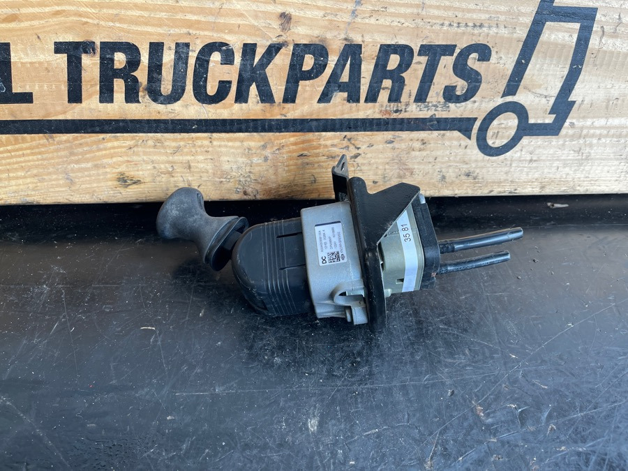 MERCEDES HAND BRAKE A0044303581 - Cabine et intérieur pour Camion: photos 2 MERCEDES HAND BRAKE A0044303581 - Cabine et intérieur pour Camion: photos 2