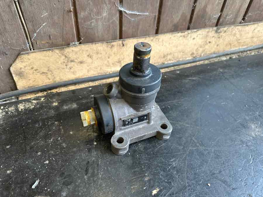 MERCEDES STEERING ANGLED A6294600025 - Commande de gouvernail pour Bus: photos 1 MERCEDES STEERING ANGLED A6294600025 - Commande de gouvernail pour Bus: photos 1