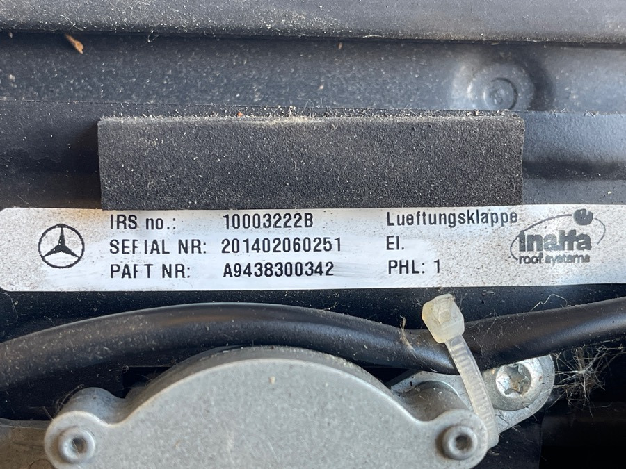 MERCEDES SUN ROOF A9438300342 - Cabine et intérieur pour Camion: photos 3 MERCEDES SUN ROOF A9438300342 - Cabine et intérieur pour Camion: photos 3