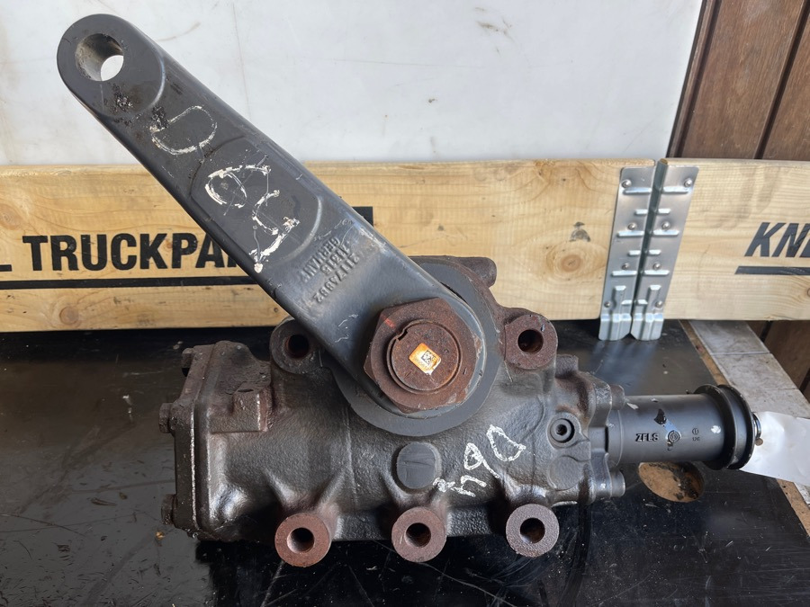 RENAULT STEERING GEAR 7421386315 - Commande de gouvernail pour Camion: photos 1 RENAULT STEERING GEAR 7421386315 - Commande de gouvernail pour Camion: photos 1