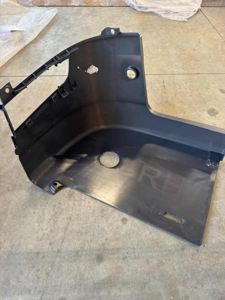 SCANIA BUMPER COVER 2295950 - Carrosserie et extérieur pour Camion: photos 2 SCANIA BUMPER COVER 2295950 - Carrosserie et extérieur pour Camion: photos 2