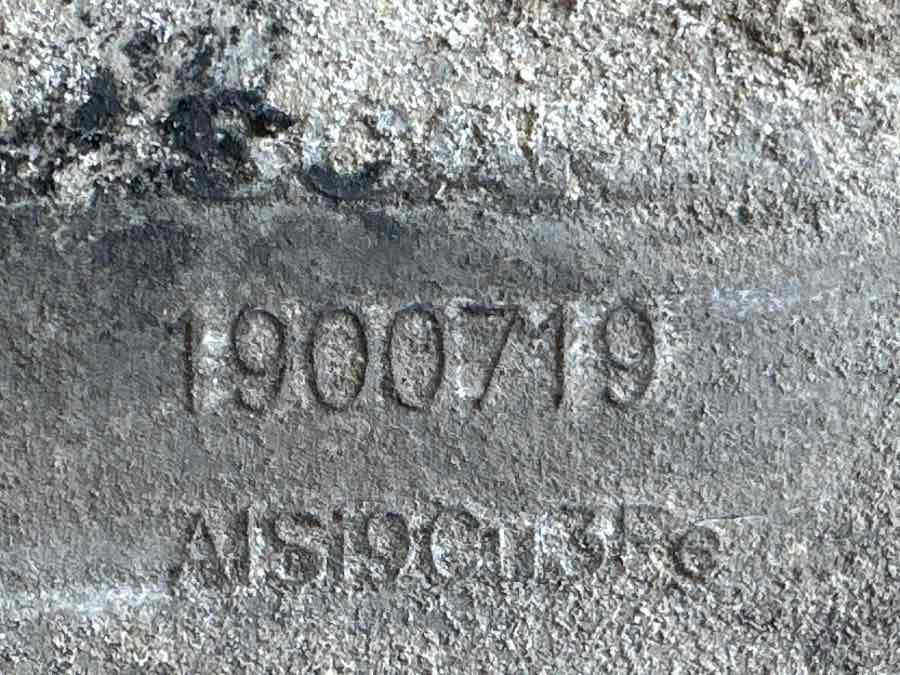 SCANIA ENGINE COVER 1900719 - Moteur et pièces pour Camion: photos 3 SCANIA ENGINE COVER 1900719 - Moteur et pièces pour Camion: photos 3