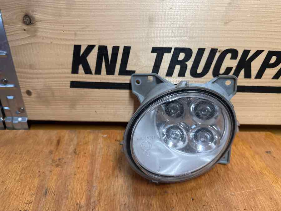 SCANIA FOG LAMP 2127432 - Lumière/ Éclairage pour Camion: photos 1 SCANIA FOG LAMP 2127432 - Lumière/ Éclairage pour Camion: photos 1