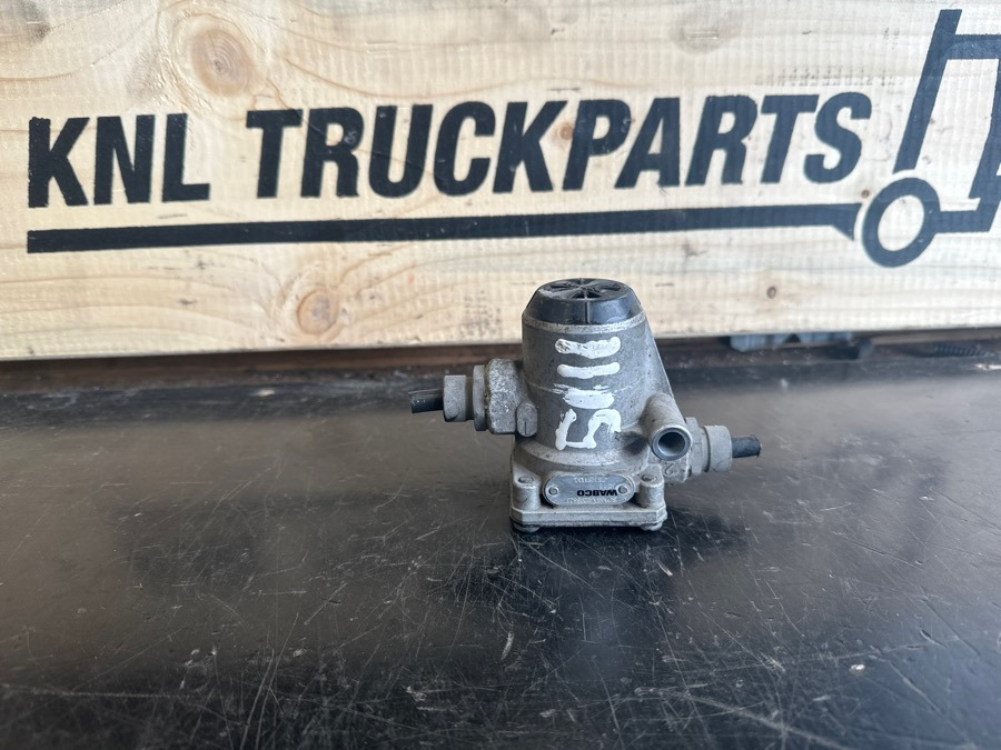 SCANIA PRESSURE VALVE 2205623 - Valve de frein pour Camion: photos 3 SCANIA PRESSURE VALVE 2205623 - Valve de frein pour Camion: photos 3