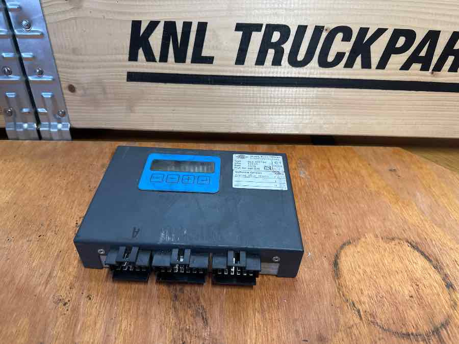 SCANIA SLC 019 194 - Système électrique pour Camion: photos 1 SCANIA SLC 019 194 - Système électrique pour Camion: photos 1