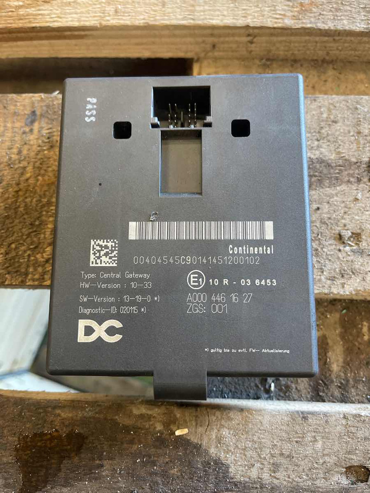 SETRA / MERCEDES ECU A0004461727 - Bloc de gestion pour Bus: photos 1 SETRA / MERCEDES ECU A0004461727 - Bloc de gestion pour Bus: photos 1