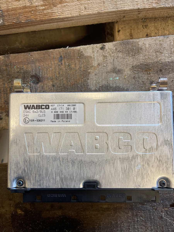 SETRA / MERCEDES ECU A0004464417 - Bloc de gestion pour Bus: photos 1 SETRA / MERCEDES ECU A0004464417 - Bloc de gestion pour Bus: photos 1