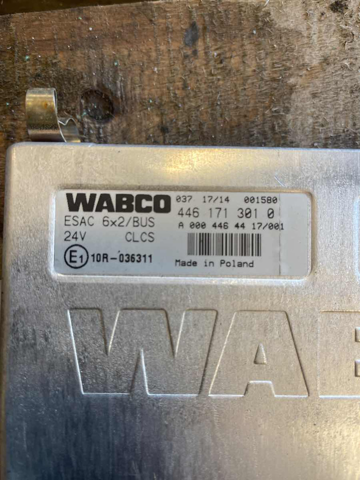 SETRA / MERCEDES ECU A0004464417 - Bloc de gestion pour Bus: photos 2 SETRA / MERCEDES ECU A0004464417 - Bloc de gestion pour Bus: photos 2