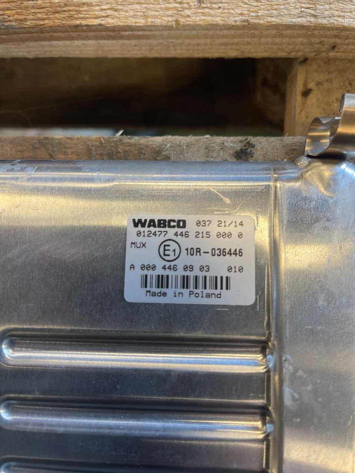 SETRA / MERCEDES ECU ECTS A0004460903 - Bloc de gestion pour Bus: photos 2 SETRA / MERCEDES ECU ECTS A0004460903 - Bloc de gestion pour Bus: photos 2