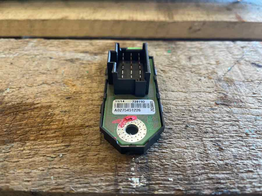 SETRA / MERCEDES SWITCH A0275451226 - Système électrique pour Bus: photos 1 SETRA / MERCEDES SWITCH A0275451226 - Système électrique pour Bus: photos 1