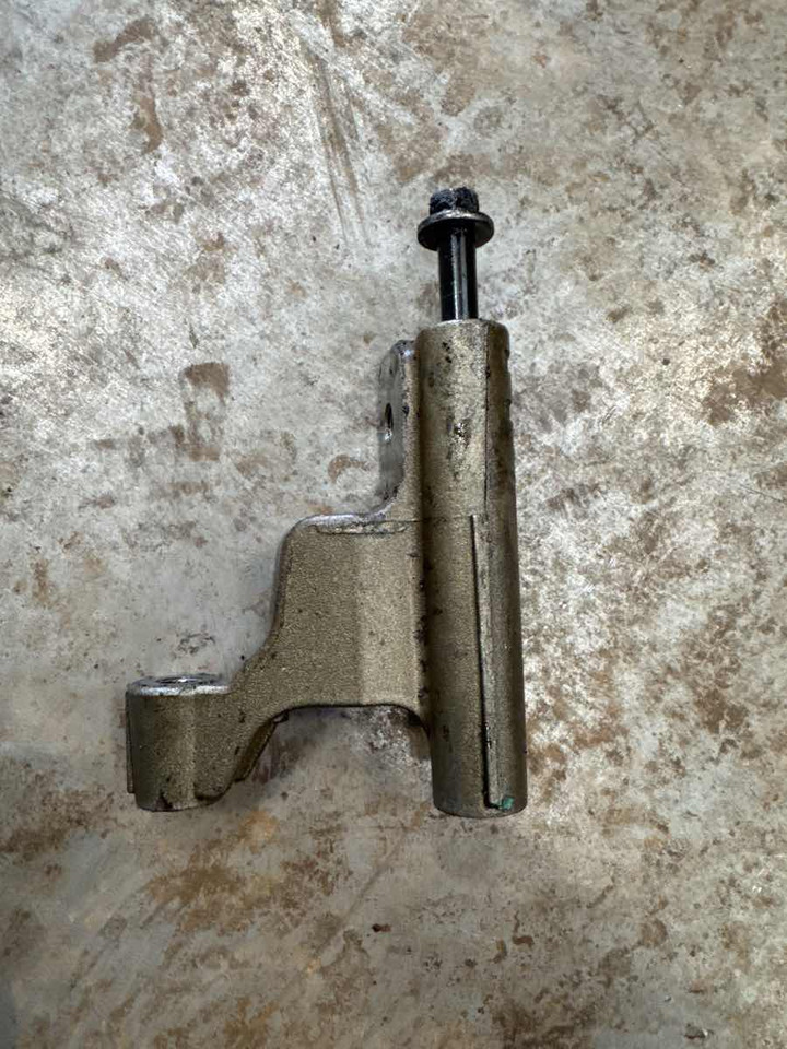 VOLVO BRACKET PRESSURE PIPE 21743258 - Moteur et pièces pour Camion: photos 1 VOLVO BRACKET PRESSURE PIPE 21743258 - Moteur et pièces pour Camion: photos 1