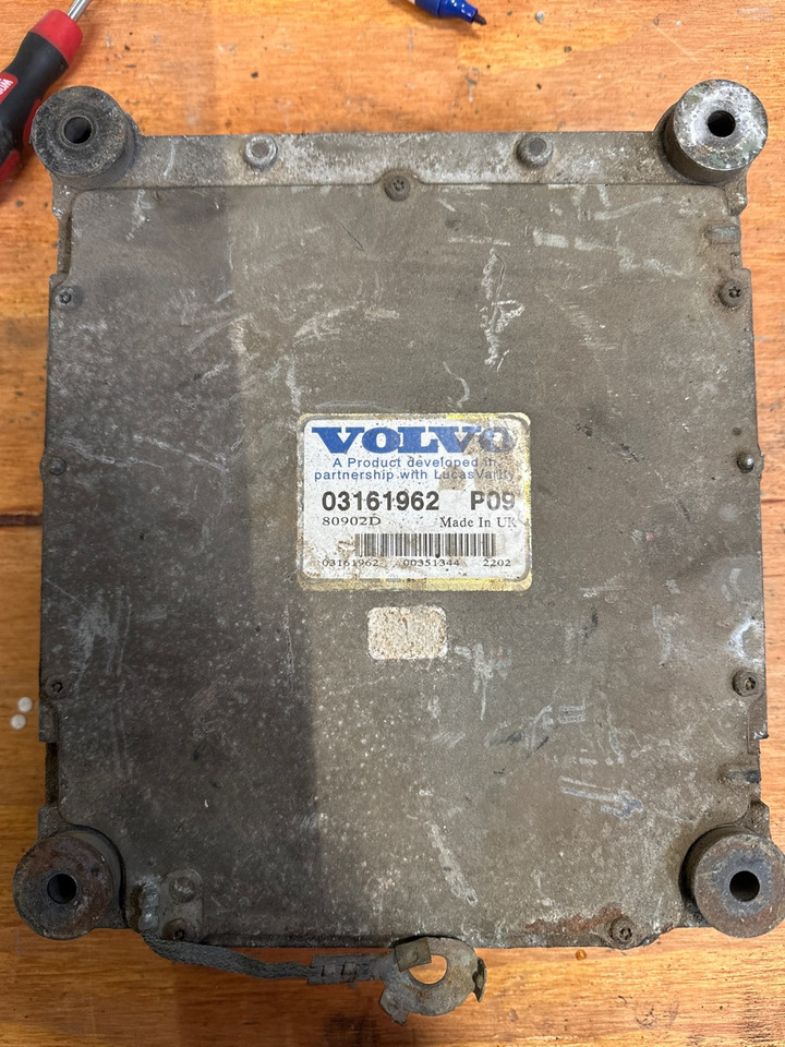 VOLVO ECU 3161962 P09 - Système électrique pour Camion: photos 1 VOLVO ECU 3161962 P09 - Système électrique pour Camion: photos 1