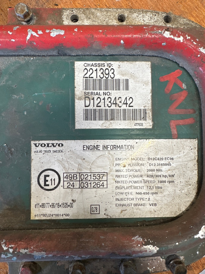 VOLVO ECU 8170700 P06 - Bloc de gestion pour Camion: photos 2 VOLVO ECU 8170700 P06 - Bloc de gestion pour Camion: photos 2