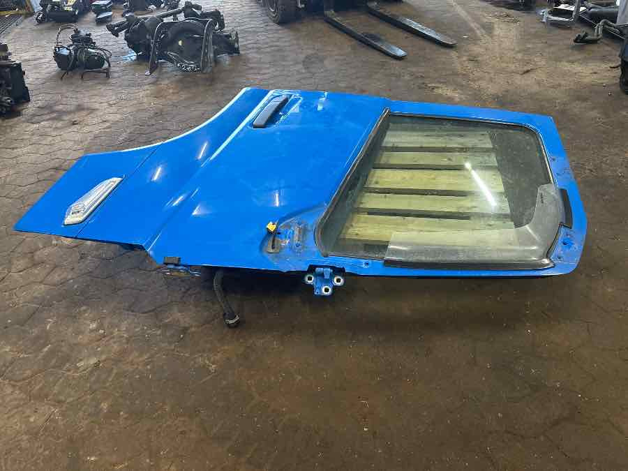 VOLVO FMX DOOR RIGHT 84235902 - Cabine et intérieur pour Camion: photos 1 VOLVO FMX DOOR RIGHT 84235902 - Cabine et intérieur pour Camion: photos 1