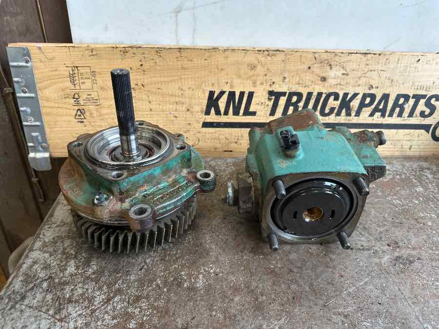 VOLVO HYDRAULIC PUMP / PTO 22816170 - Hydraulique pour Camion: photos 1 VOLVO HYDRAULIC PUMP / PTO 22816170 - Hydraulique pour Camion: photos 1