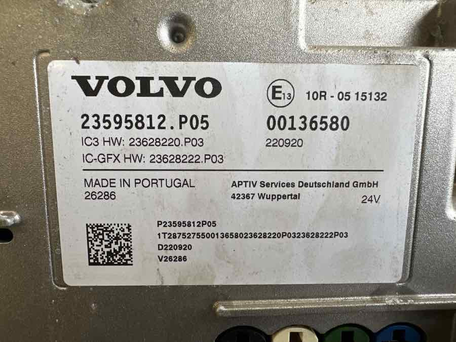 VOLVO INSTRUMENT ECU 23595812 - Cabine et intérieur pour Camion: photos 3 VOLVO INSTRUMENT ECU 23595812 - Cabine et intérieur pour Camion: photos 3
