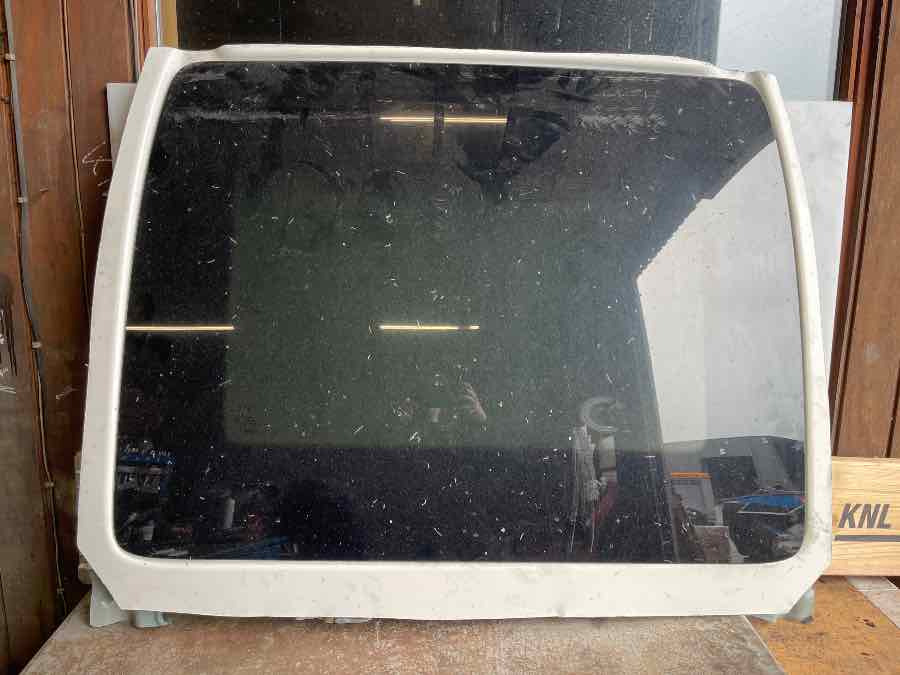 VOLVO SUNROOF 84415477 - Cabine et intérieur pour Camion: photos 1 VOLVO SUNROOF 84415477 - Cabine et intérieur pour Camion: photos 1
