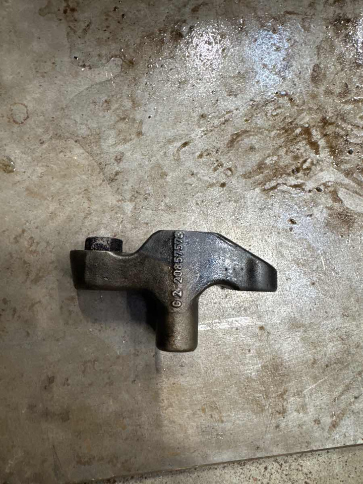 VOLVO VALVE YOKE 20857578 - Moteur et pièces pour Camion: photos 1 VOLVO VALVE YOKE 20857578 - Moteur et pièces pour Camion: photos 1