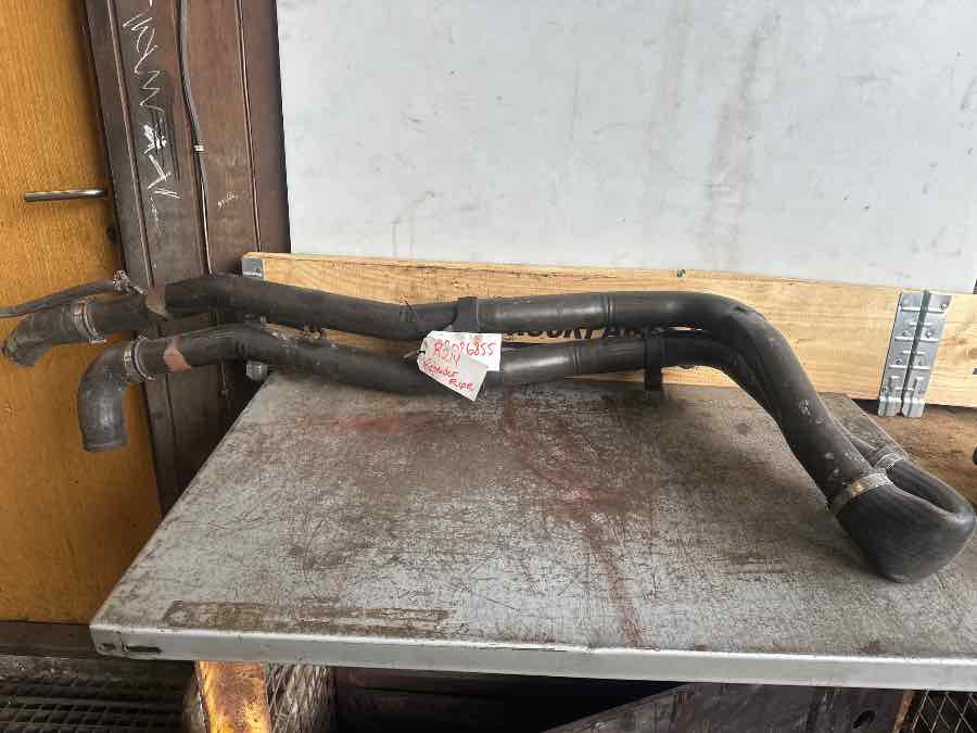 VOLVO WATER PIPES RETRADER 22026855 - Tuyau d'admission d'air: photos 1 VOLVO WATER PIPES RETRADER 22026855 - Tuyau d'admission d'air: photos 1