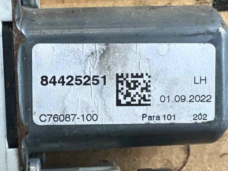 VOLVO WINDOW MOTOR 84425251 - Système électrique pour Camion: photos 3 VOLVO WINDOW MOTOR 84425251 - Système électrique pour Camion: photos 3