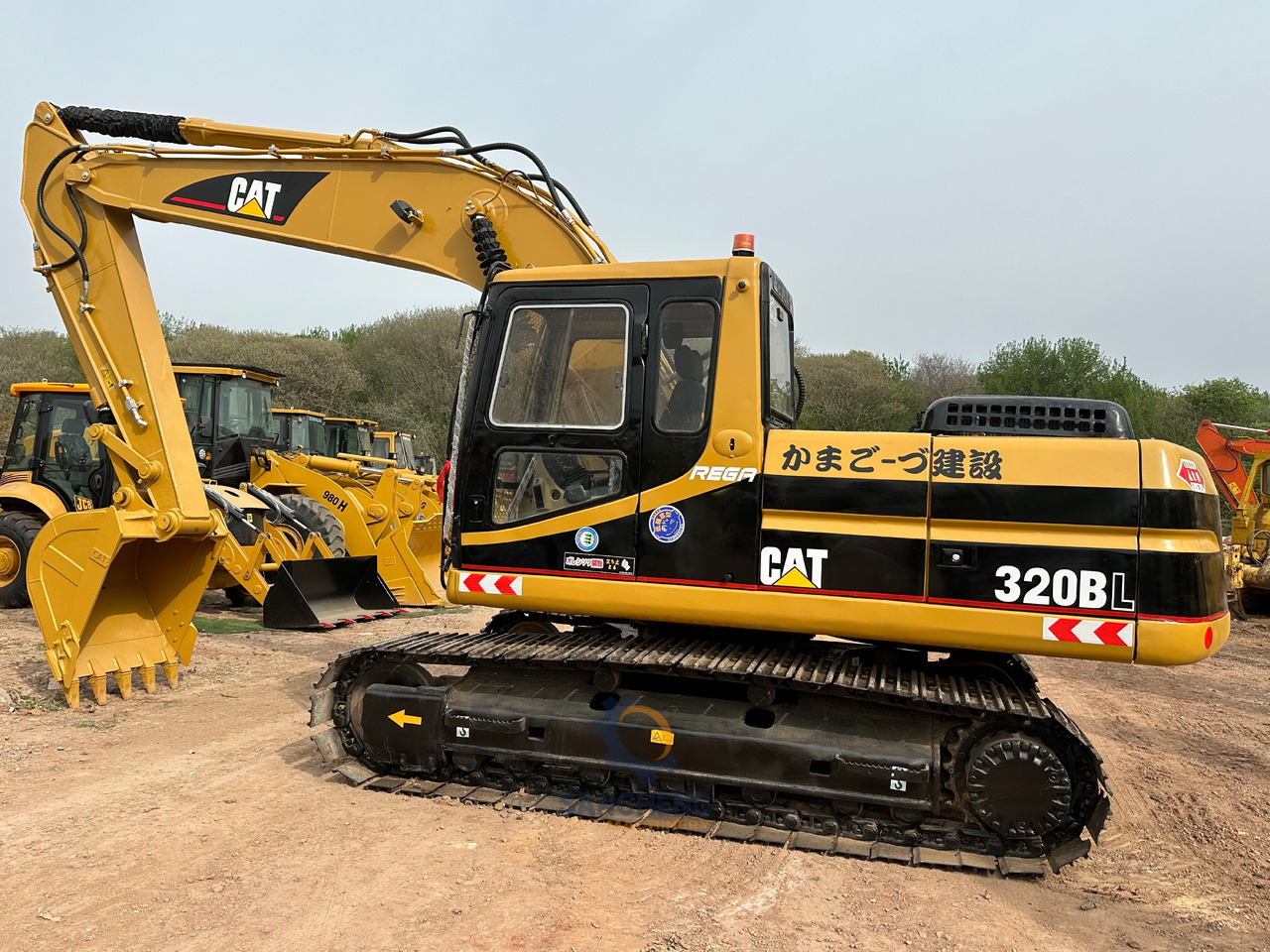 CAT 320BL - Pelle sur chenille: photos 1 CAT 320BL - Pelle sur chenille: photos 1