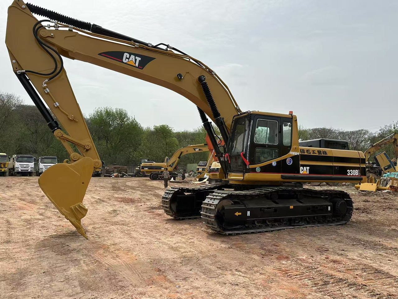 CAT 330BL - Pelle sur chenille: photos 4 CAT 330BL - Pelle sur chenille: photos 4