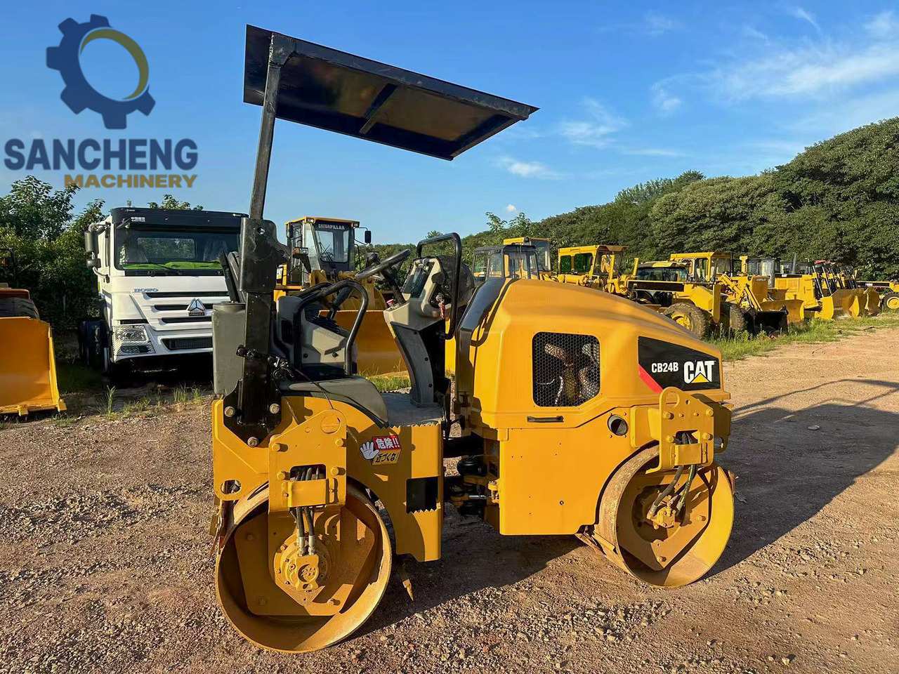 CAT CB24B - Compacteur: photos 5 CAT CB24B - Compacteur: photos 5