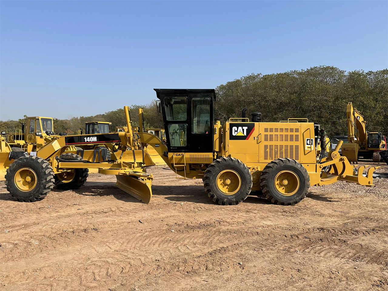 CATERPILLAR 140H - Niveleuse: photos 3 CATERPILLAR 140H - Niveleuse: photos 3