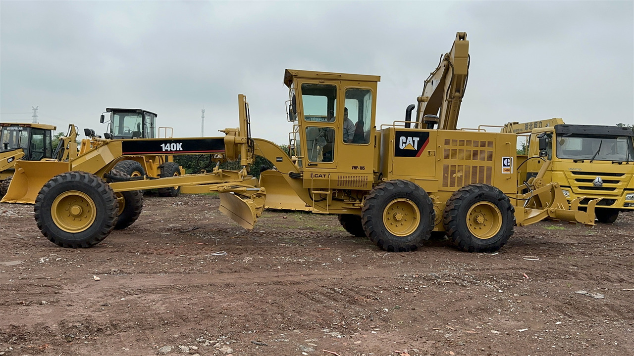 CATERPILLAR 140K - Niveleuse: photos 5 CATERPILLAR 140K - Niveleuse: photos 5